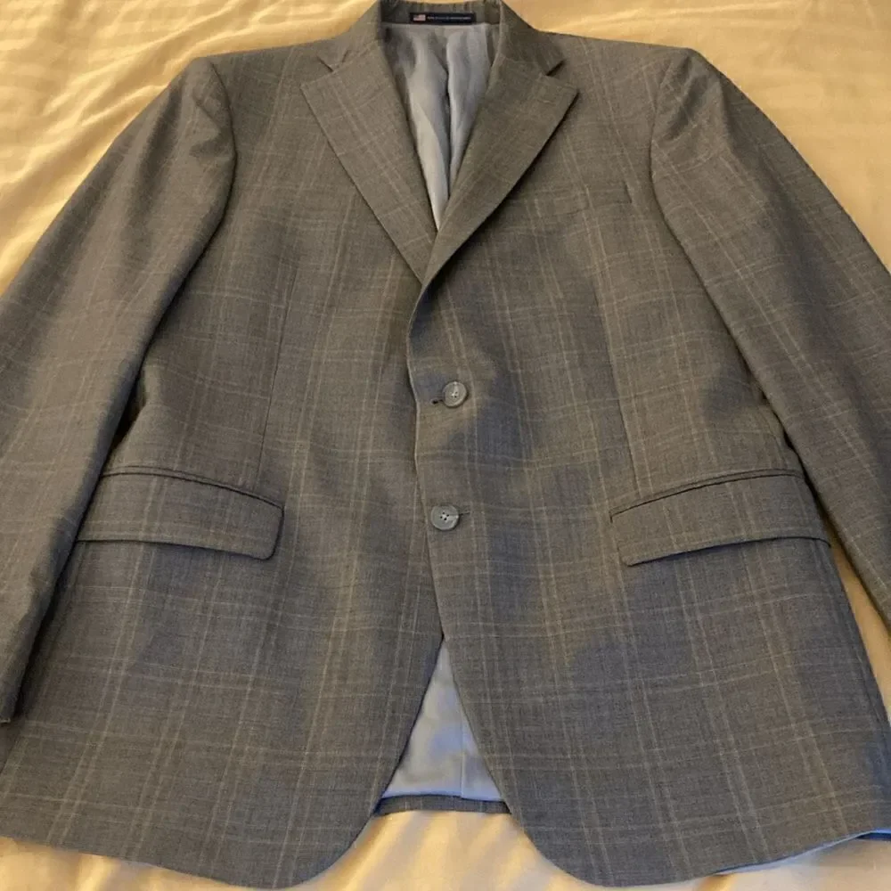 Hart Schaffner Marx Grey Plaid Sport Jacket Super 130’s. Size 42 L.